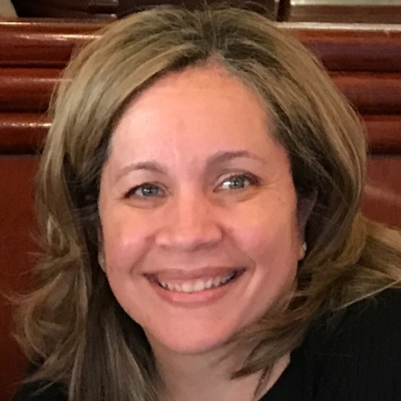 Meet your Posher, Fatima - Picture 1 of 1